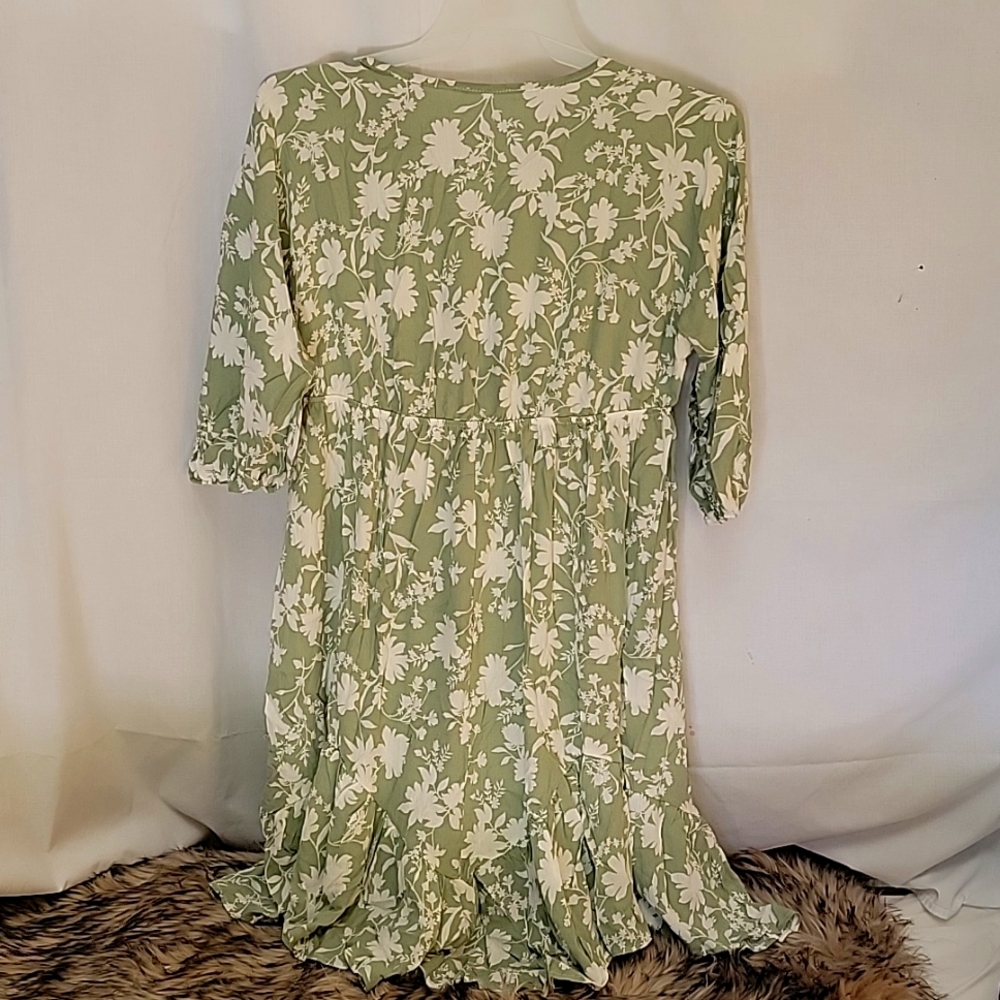 Dress - Picture 3 of 4